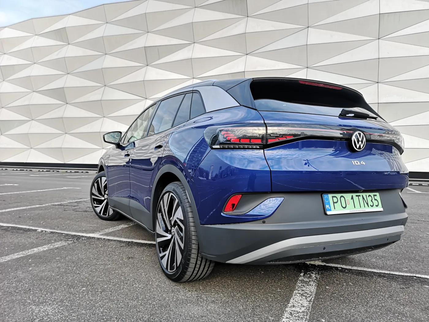 volkswagen-id4-1st-pro-performance-37117752.jpg
