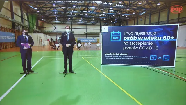 Koniec z podróżami szczepionkowymi. Premier: Każdy będzie mógł zaszczepić się blisko domu