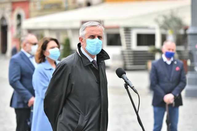 Prezydent Wałbrzycha: Uchwałą ws. obowiązkowych szczepień uderzyliśmy w alarmowy dzwonek