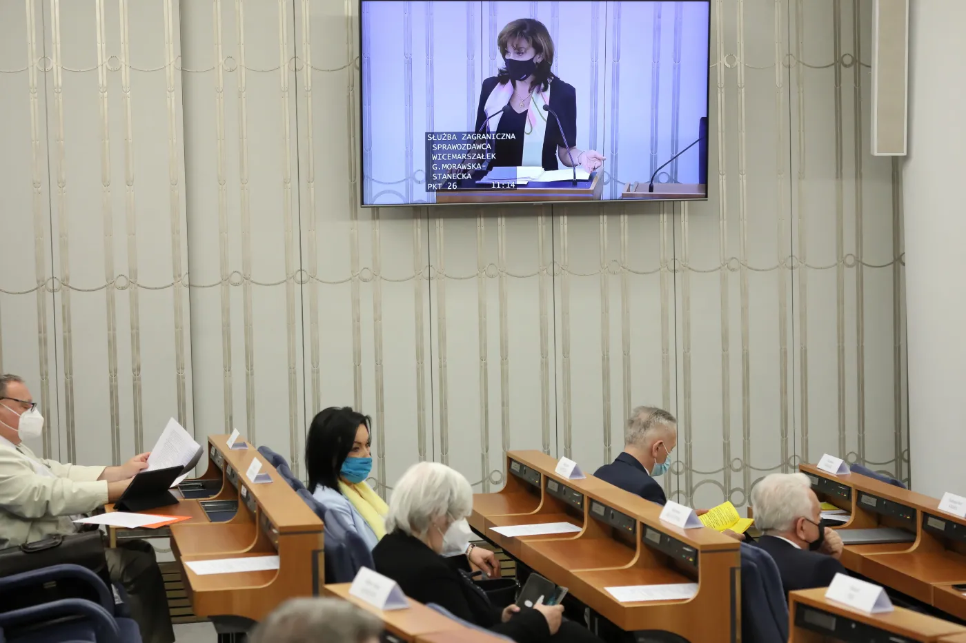 Senatorowie na sali obrad Senatu 