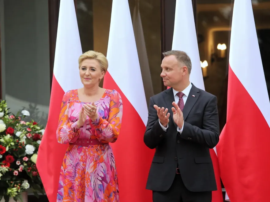 Suknia stworzona nie do chodzenia. Stylizacja Agaty Dudy na gali AgroLiga 2021