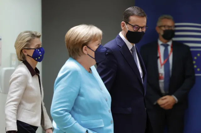 Morawiecki o sprzeciwie wobec Niemiec i Francji. "Nagroda za agresję Rosji"
