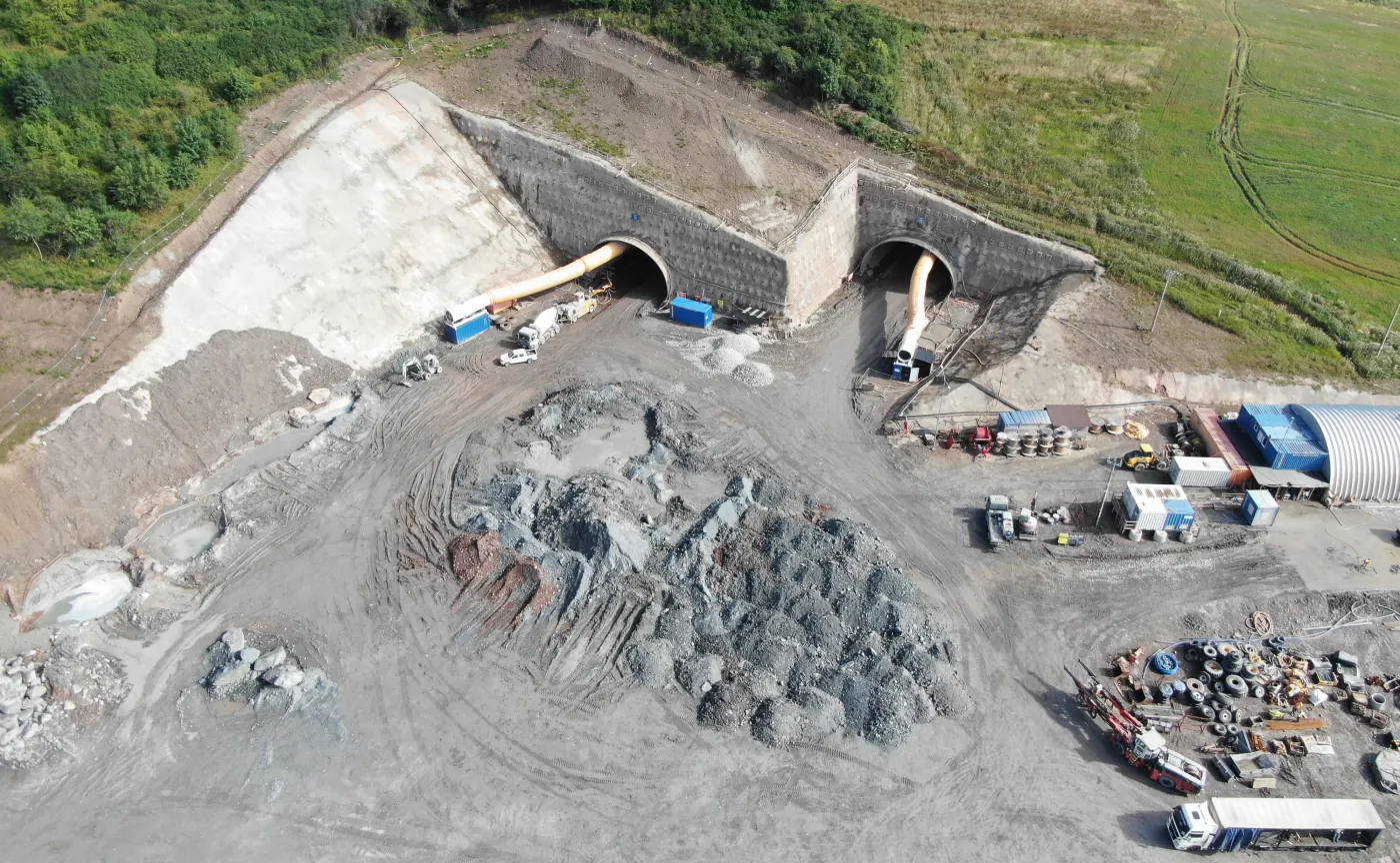 tunel-w-ciagu-drogi-ekspresowej-s3-37221283.jpg