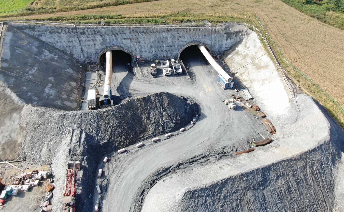tunel-w-ciagu-drogi-ekspresowej-s3-37221289.jpg