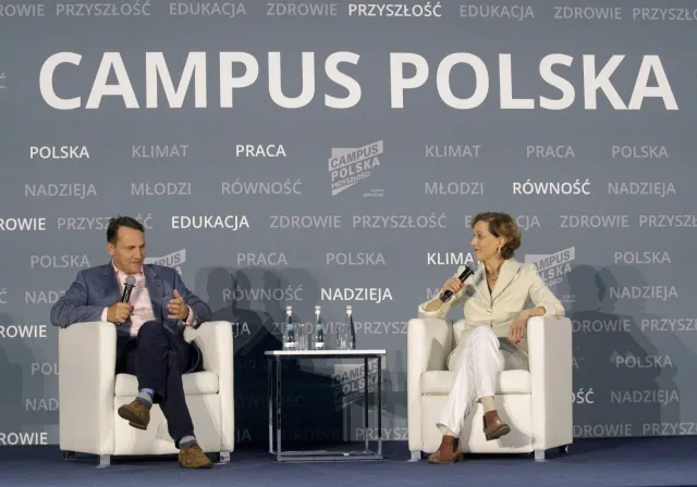 Sikorski do Applebaum na Campus Polska: No i co, dostaliście w tyłek w Afganistanie...