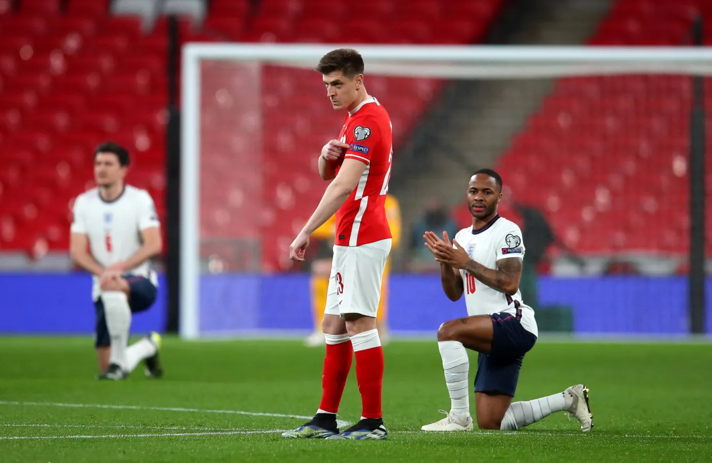 Klękanie na boisku to przejaw zgubnej ucieczki człowieka Zachodu od rozumu