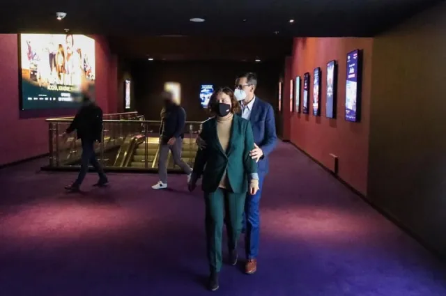 Morawiecki wybrał się z żoną na "Żeby nie było śladów". Jak ocenił film?