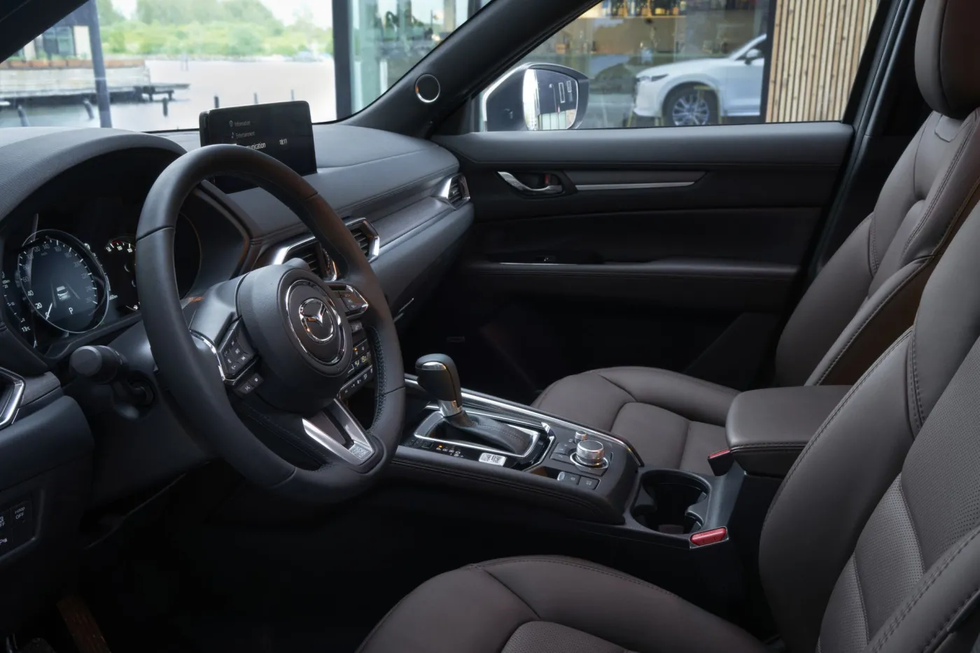 20-2022-mazda-cx-5-enso-wnetrze-1-37240966.jpg
