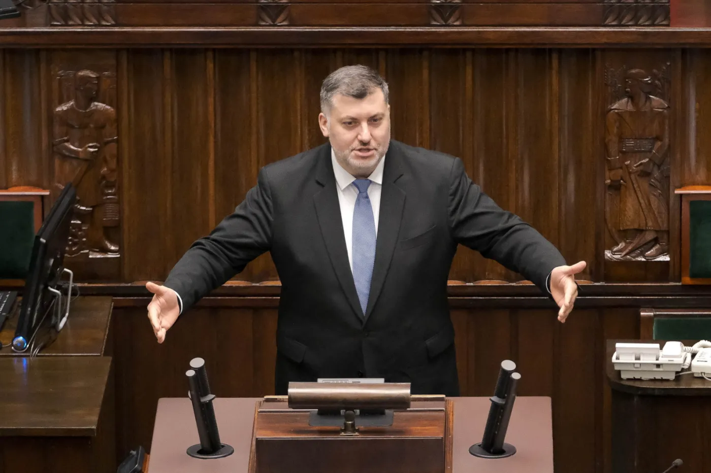 Konfederacja chce na granicy muru, a nie "śmiesznego płotu żyletkowego"