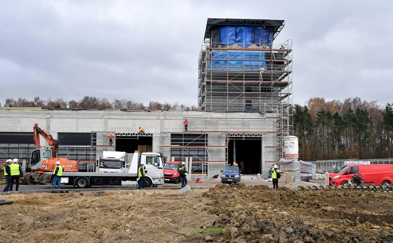 Lotnisko w Radomiu za 800 mln zł. Kto będzie z niego latał?