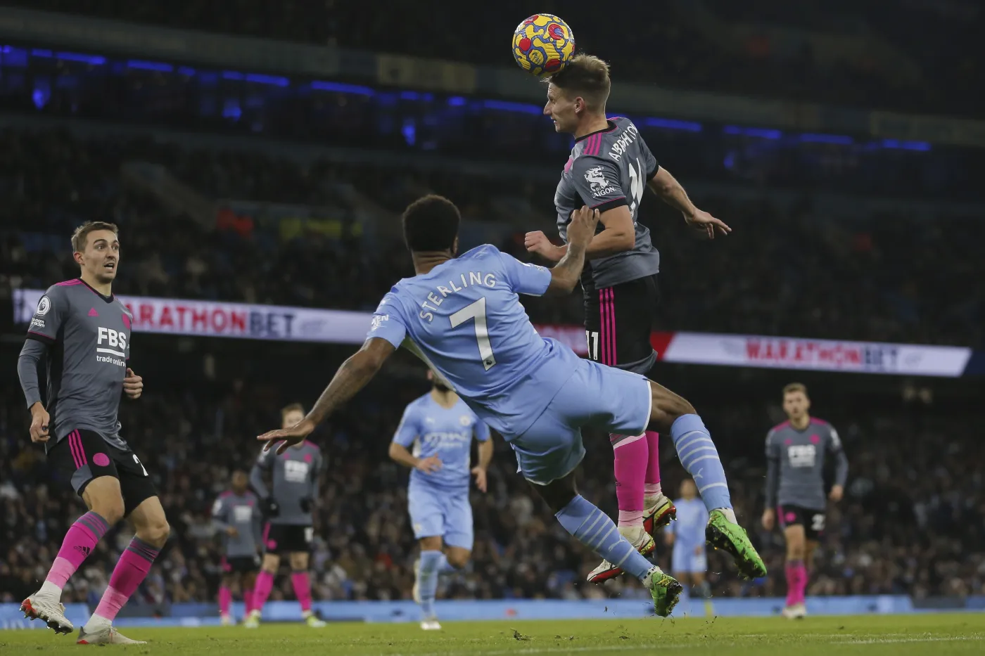 103 przypadki zakażenia COVID-19 w Premier League