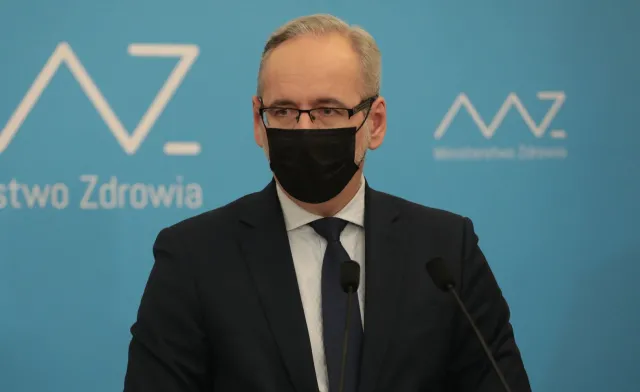 Kurator Nowak zostaje na stanowisku. Ostre słowa Niedzielskiego