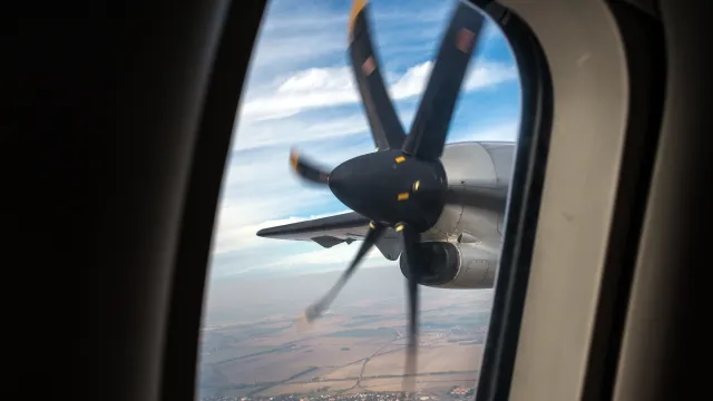 Samolot lecący z Poznania do Londynu wylądował w Paderborn z powodu alarmu bombowego