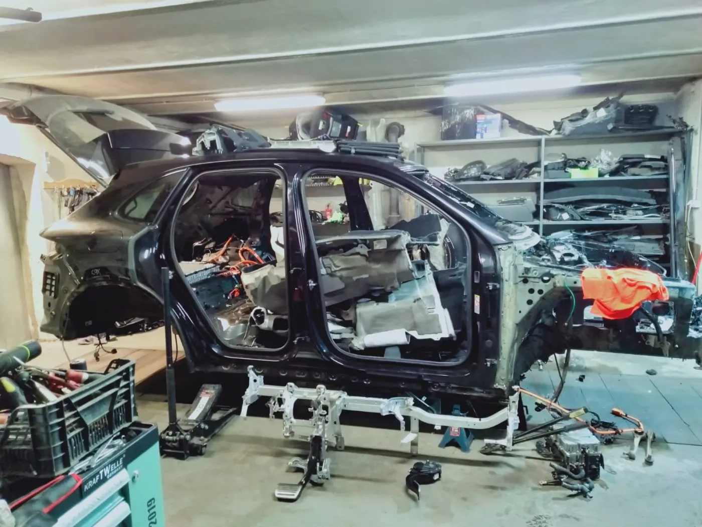 Porsche Izabelli Łukomskiej-Pyżalskiej odnalezione. Złodzieje nie mieli litości
