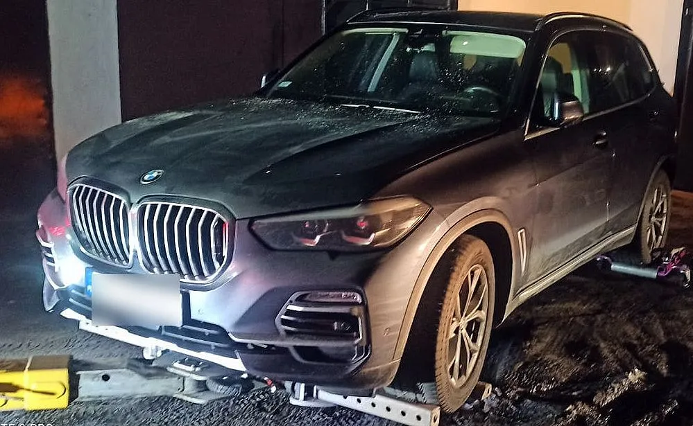 Jednej nocy skradziono 14 samochodów. Policjanci odzyskali 10 wartych 2 mln zł