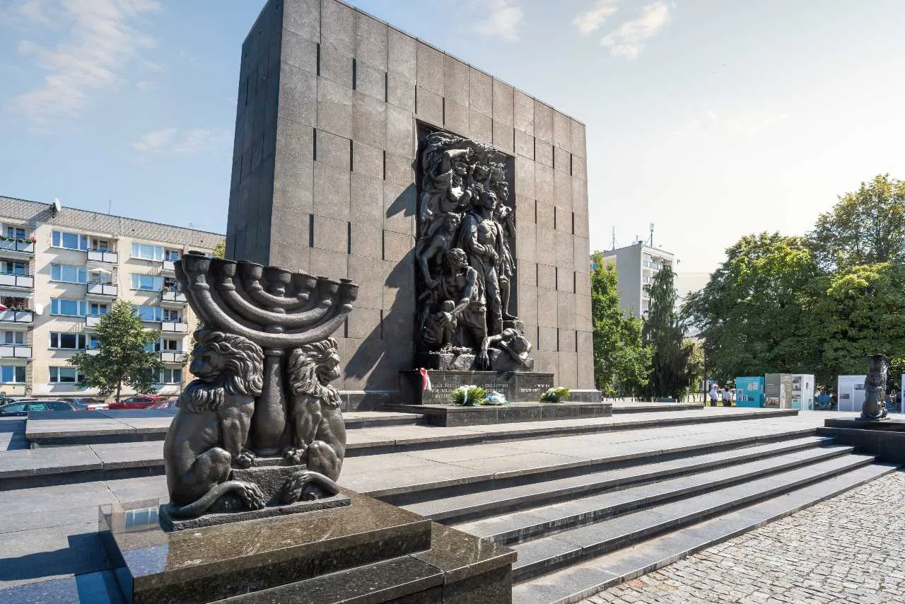 We wtorek znów zawyją syreny. Oświadczenie Muzeum POLIN