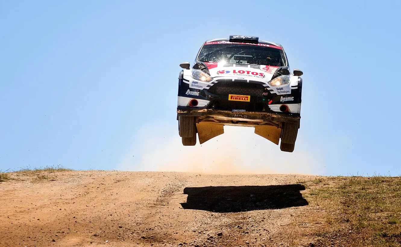 Rajdowe MŚ. Bez Polaków w Rajdzie Akropolu, pojedzie natomiast Loeb