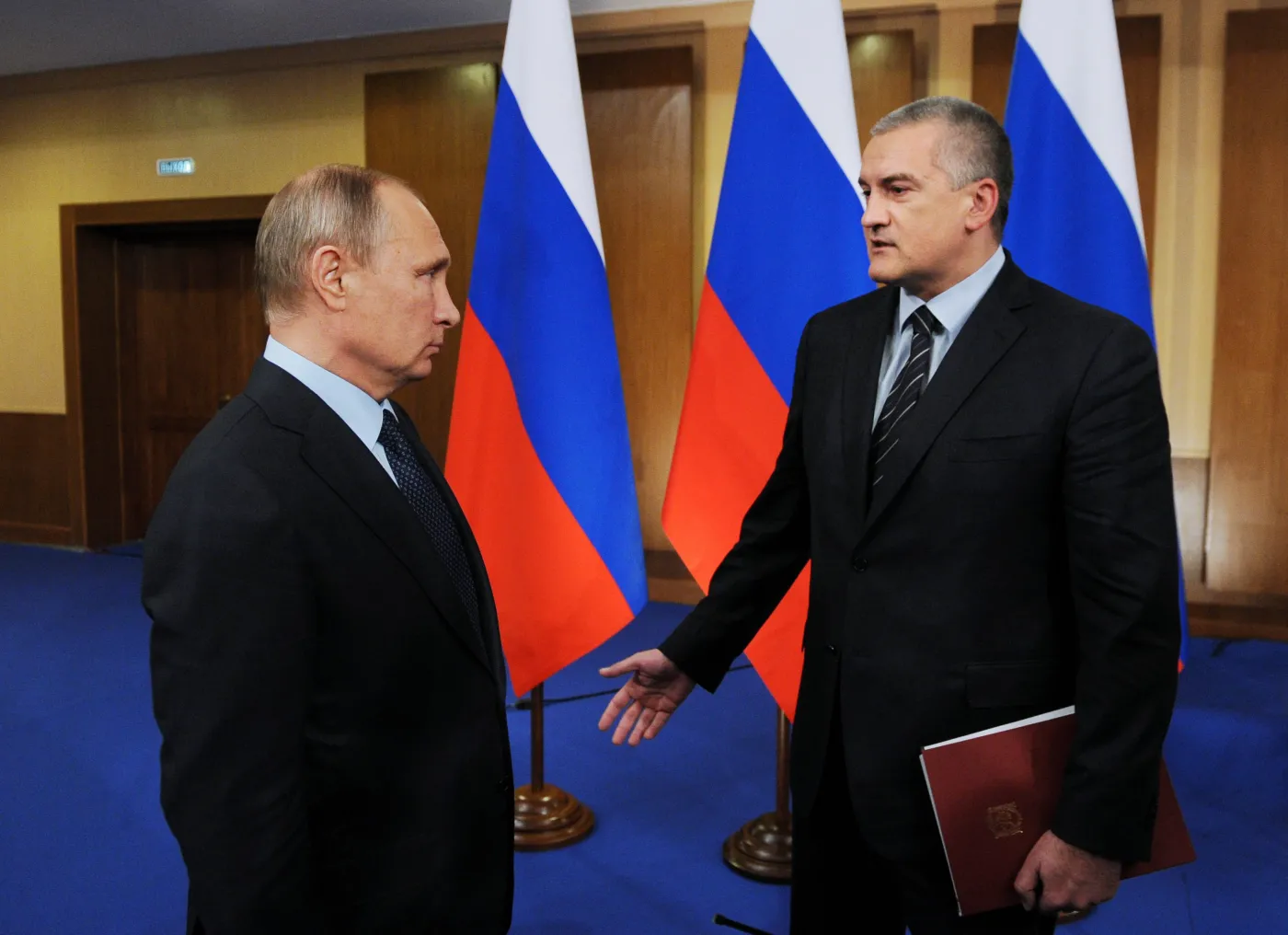 Rosyjskie władze wywożą rodziny z Krymu. "Panika to dobry znak"