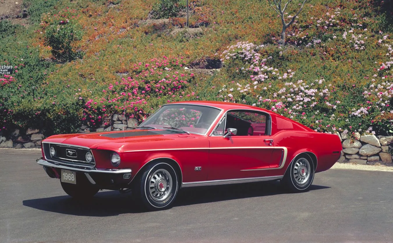 ford-mustang-gt-fastback-1968-rok-37561409.jpg