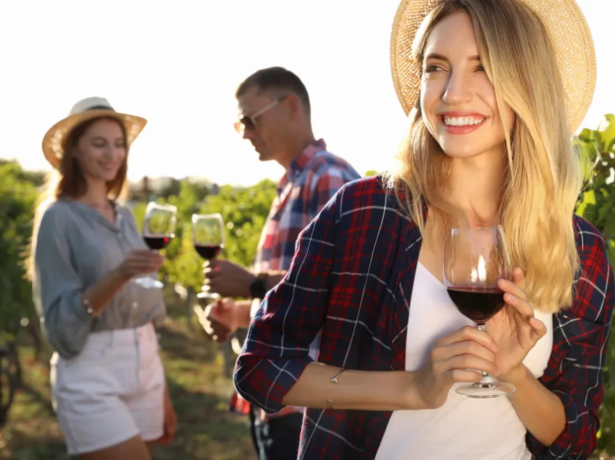 Nie tylko dla koneserów wykwintnych trunków: Enoturystyka - nowy trend w podróżowaniu rośnie w siłę