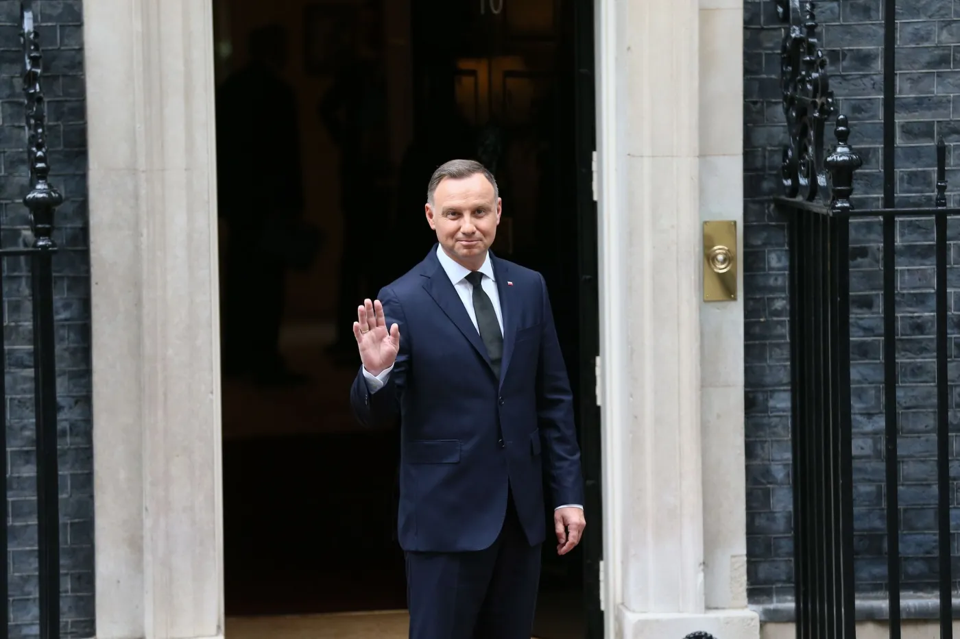 Prezydent w Londynie. Spotkanie z premier i księga kondolencyjna królowej [WIDEO]