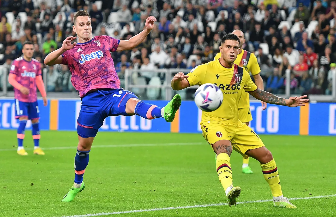 Ależ bomba! Milik odpalił rakietę i nie dał szans Skorupskiemu [WIDEO]