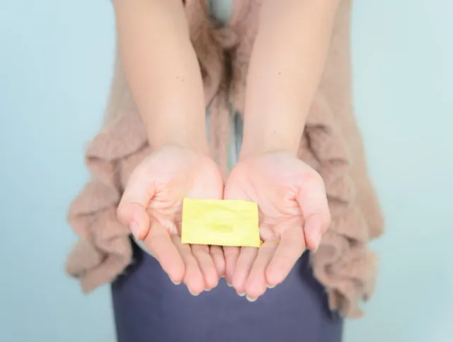 Prewencyjna rewolucja: Prezydent Macron obiecał młodym Francuzom darmowe prezerwatywy