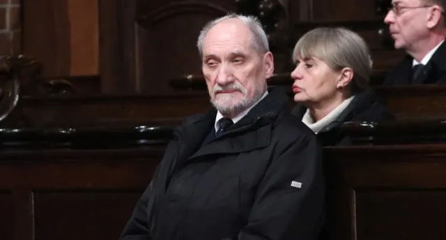 Wraca sprawa uchwały ws. Rosji. "Chcemy głosować. Bez poprawki Macierewicza"