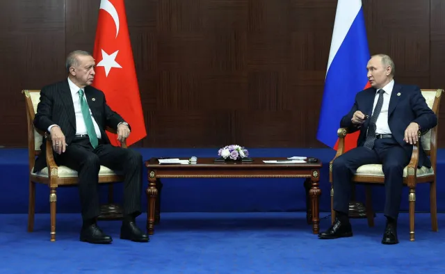 Erdogan rozmawiał z Putinem. Konieczne jest "jednostronne zawieszenie broni"
