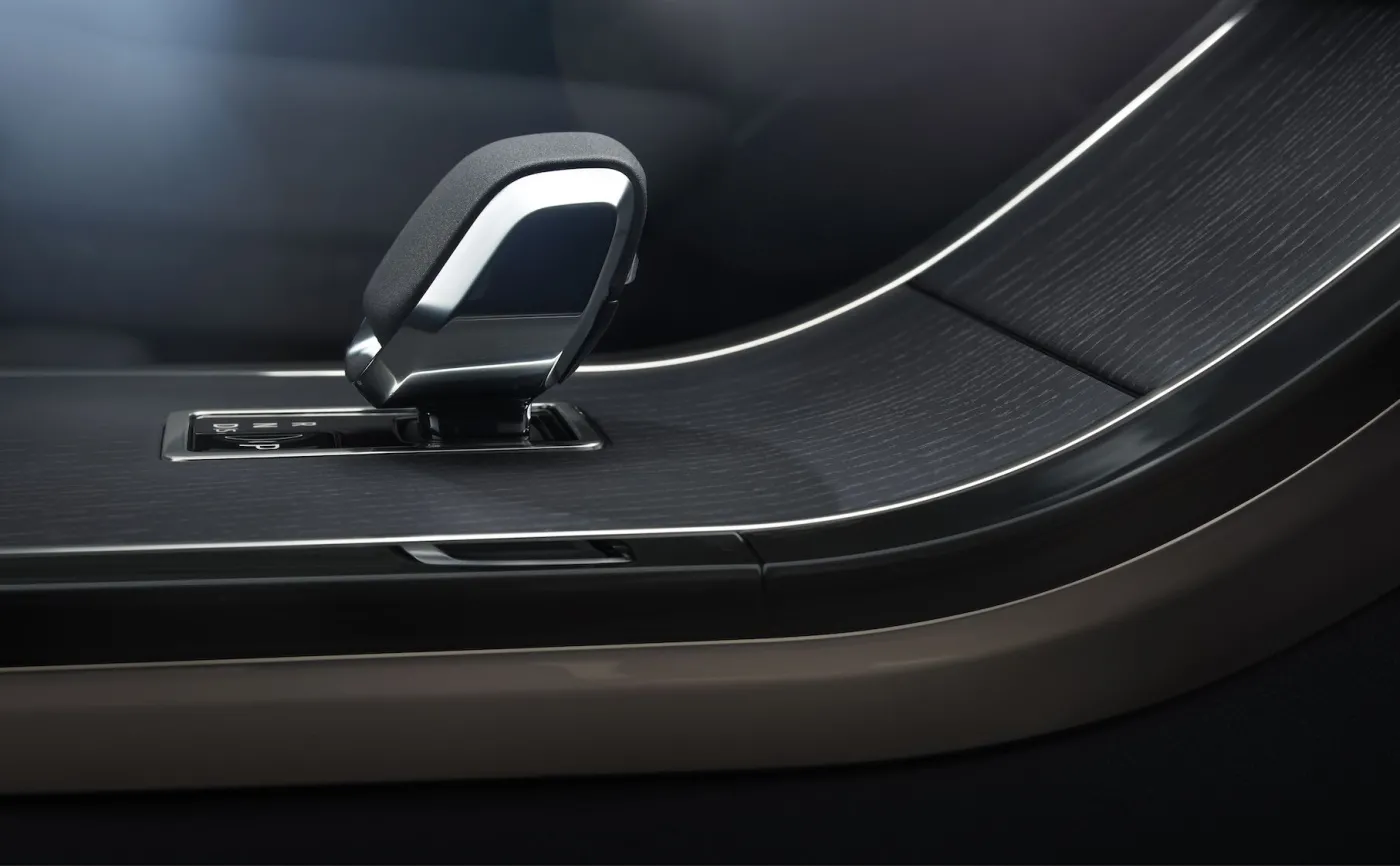 range-rover-velar-po-face-liftingu-37705510.jpg