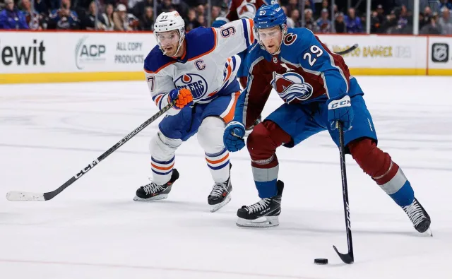 Liga NHL. Skuteczna pogoń Avalanche w trzeciej tercji