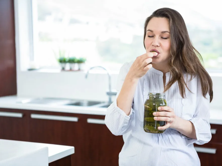 Dodaj to zioło do ogórków. Po ukiszeniu będą chrupiące i się nie zepsują