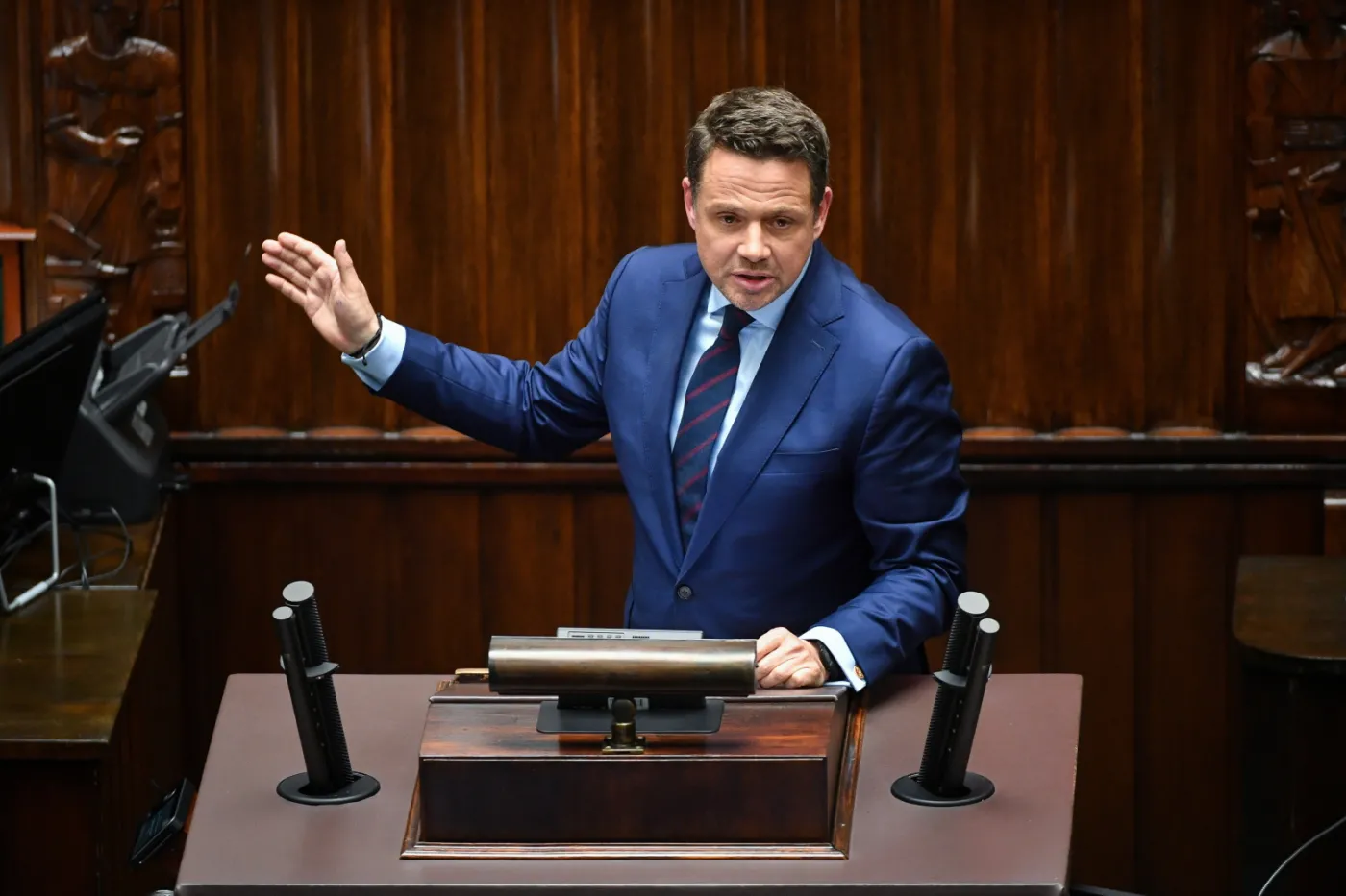 Rafał Trzaskowski zabrał głos ws. Włodzimierza Karpińskiego. Mówi o "zaufaniu" i "spektaklu politycznym"