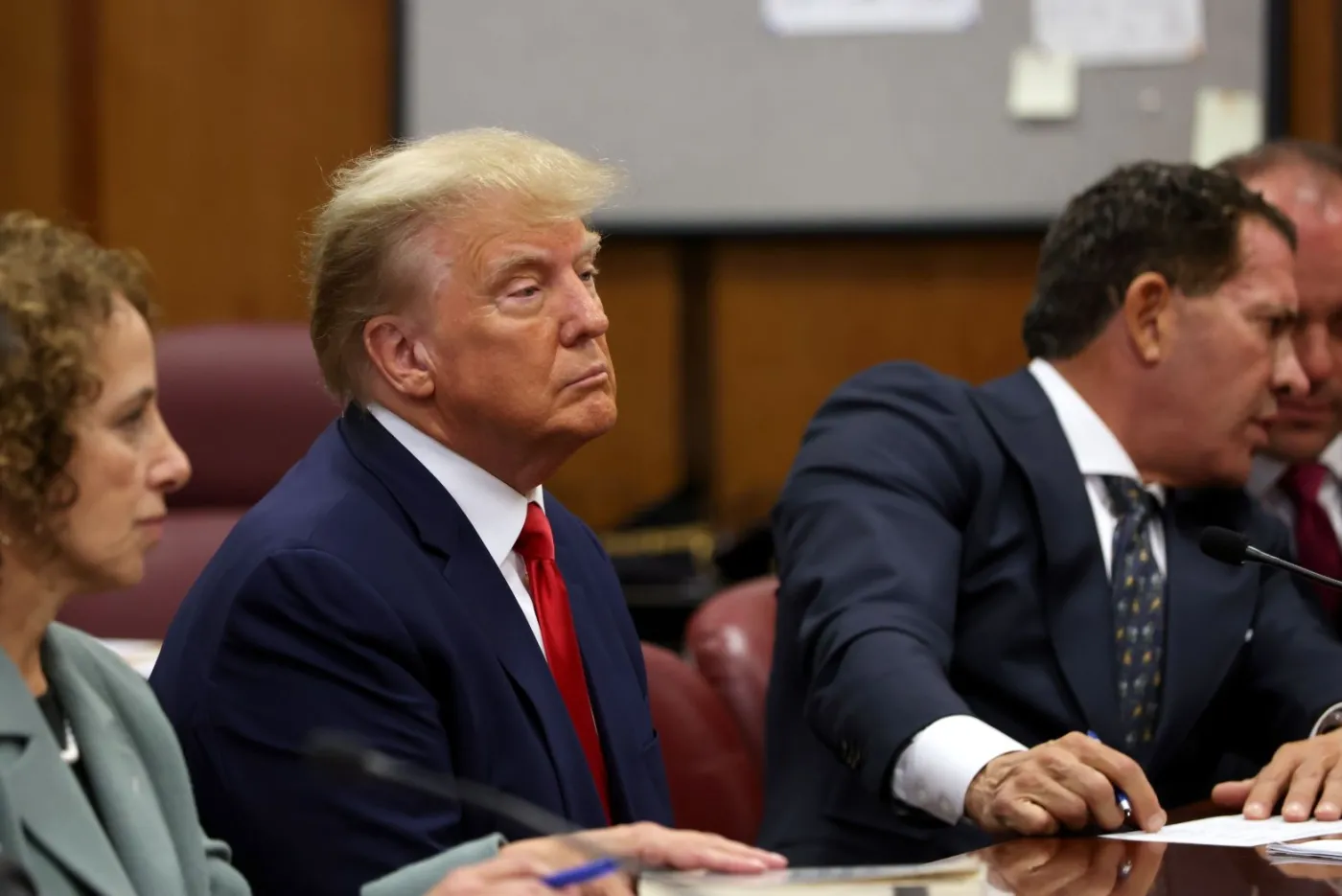 Cień Trumpa. Ameryka chce show