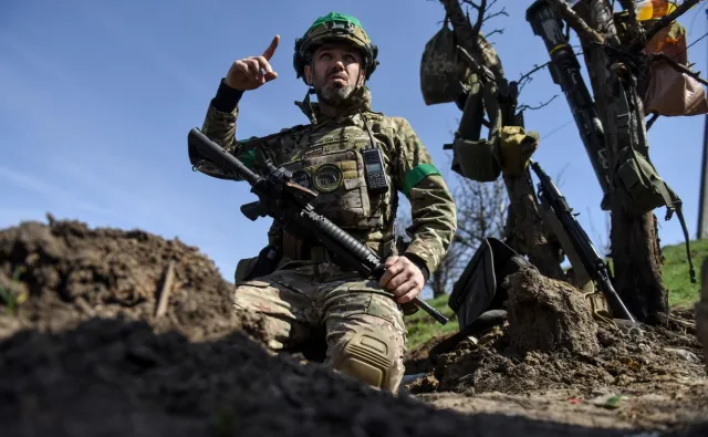 Ryzykuje swoje życie, by ratować zwierzęta na Ukrainie. "Chcę pozostać człowiekiem"