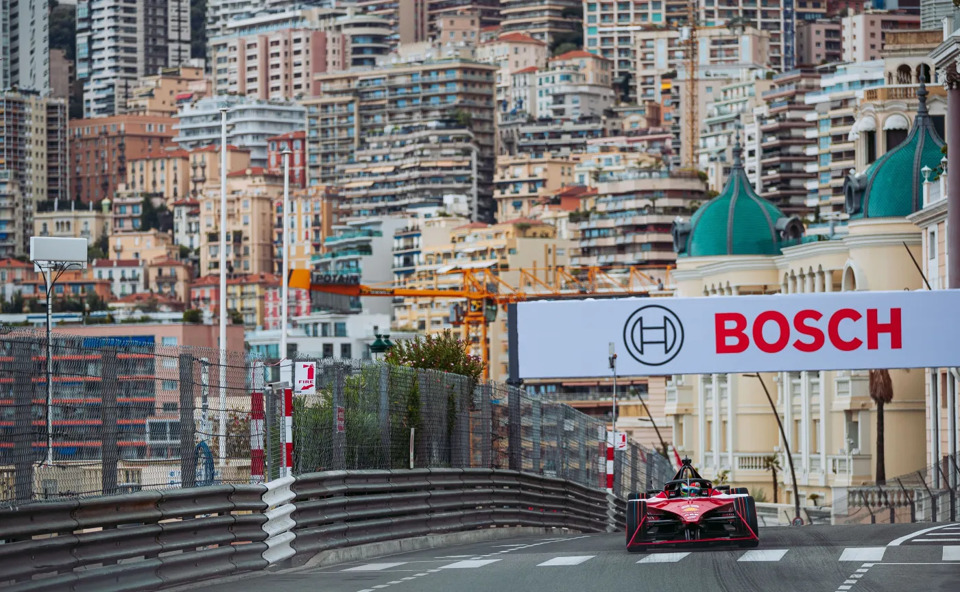 Nissan błyszczał w Monako. Napęd elektryczny lepszy niż spalinowy?