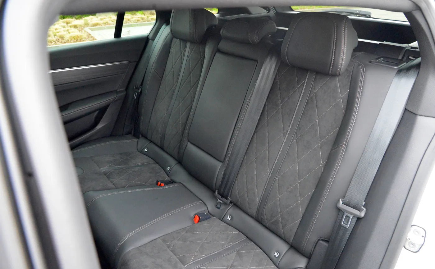 peugeot-508-sw-15-bluehdi-gt-pack-37801922.jpg