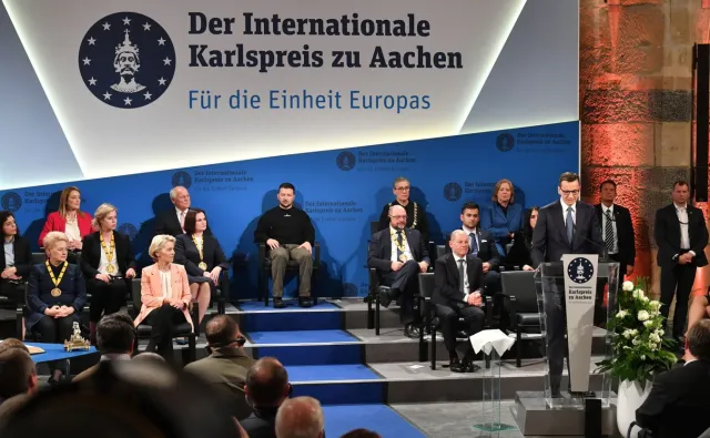 Zełenski z wyjątkową nagrodą. Morawiecki: Ukraina broni naszej wolności