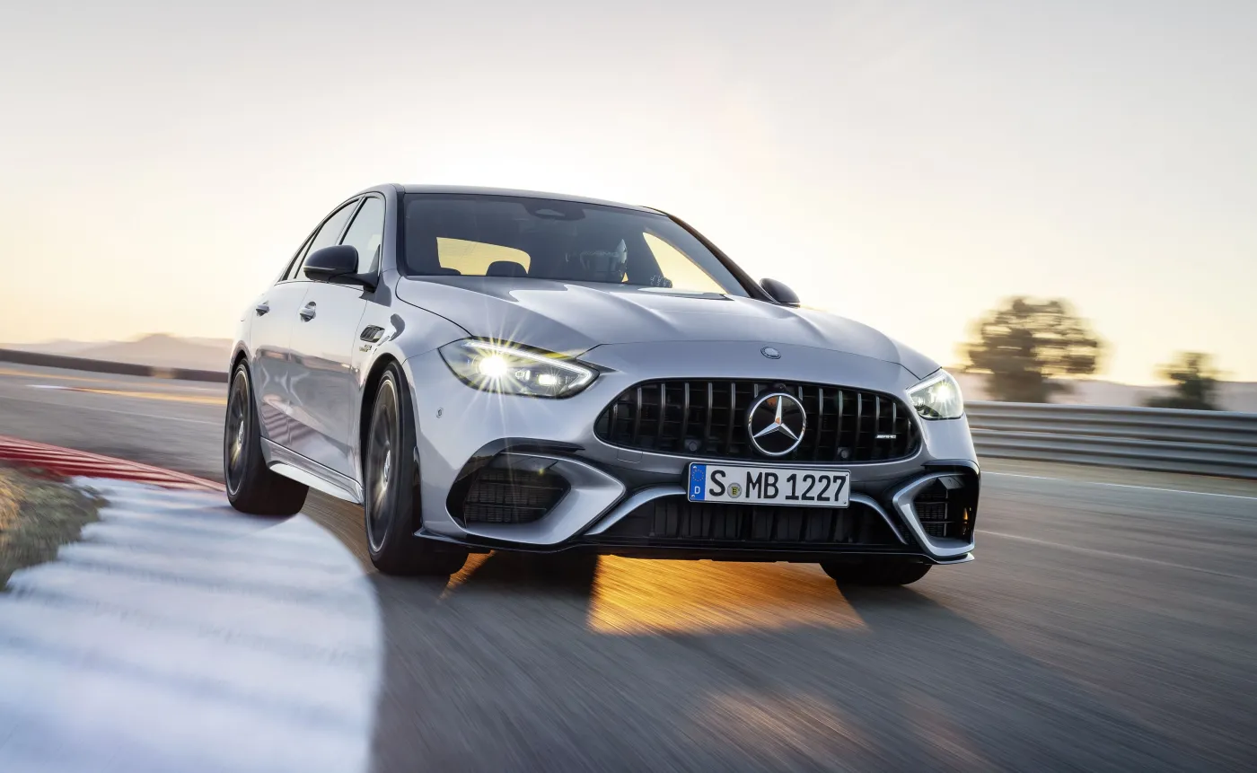 mercedesamg-c-63-s-e-performance-37824685.jpg