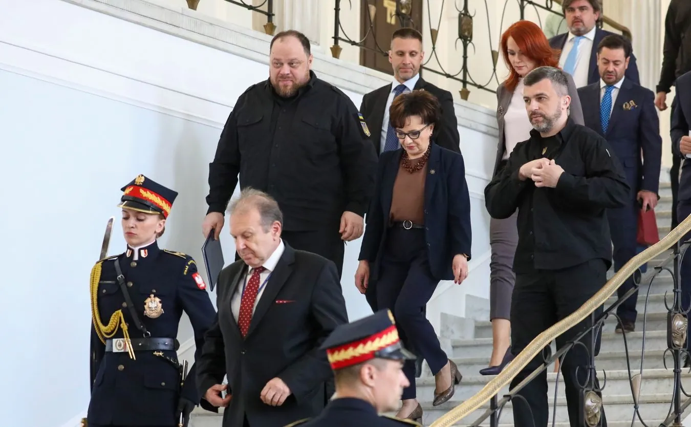 Elżbieta Witek, Rusłan Stefanczuk