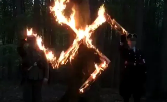 Burza po materiale o neonazistach. Koordynator służb specjalnych: Władze będą reagowały w sposób stanowczy