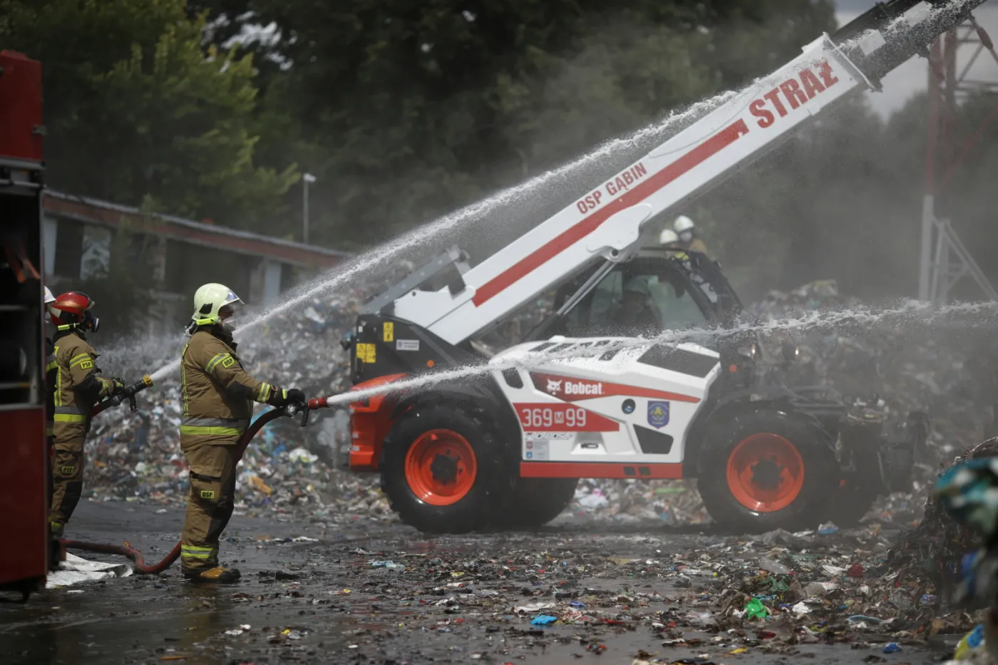 Płonie składowisko odpadów pod Płockiem. Jest apel do mieszkańców