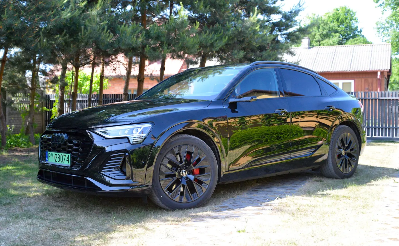 audi-q8-sportback-etron-55-quattro-37875018.jpg