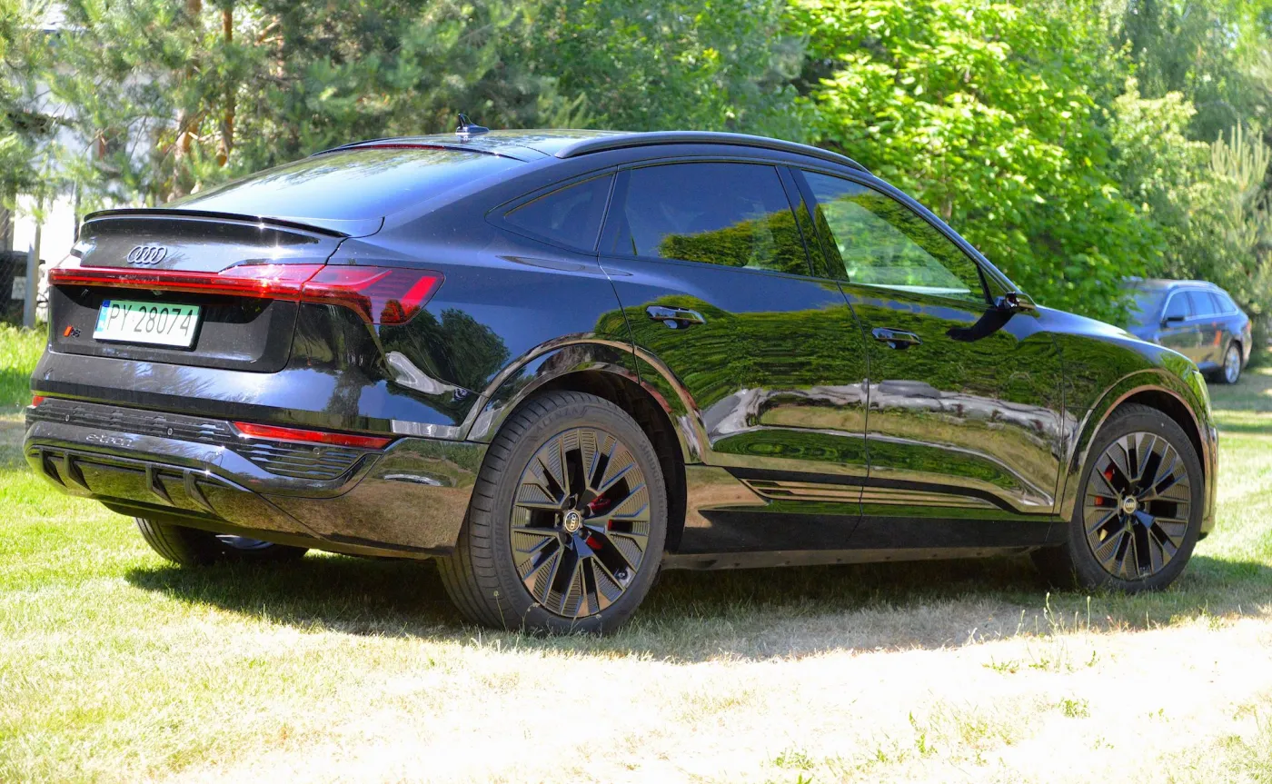 audi-q8-sportback-etron-55-quattro-37875027.jpg