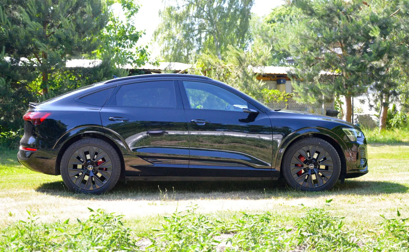 audi-q8-sportback-etron-55-quattro-37875033.jpg