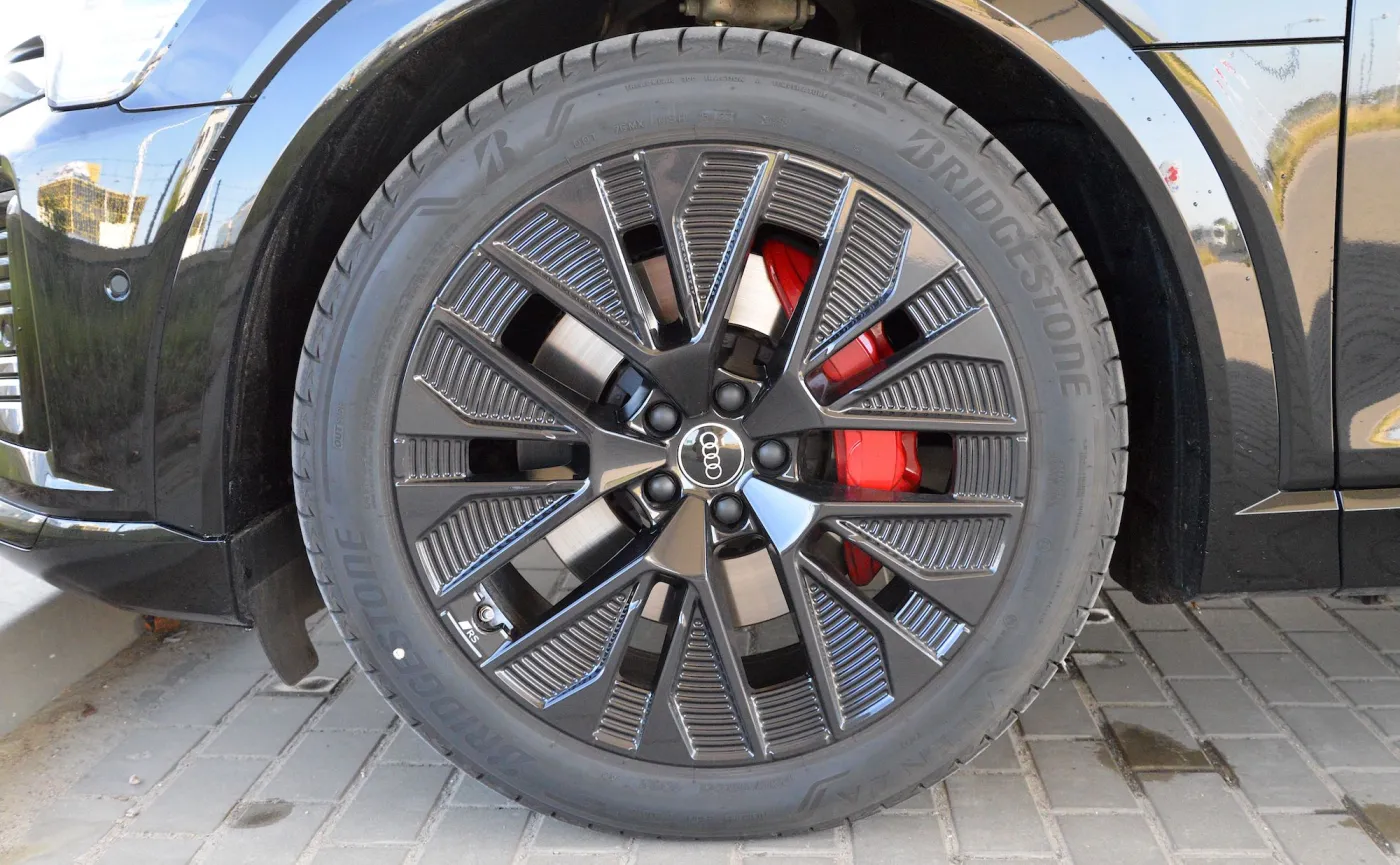 audi-q8-sportback-etron-55-quattro-37875035.jpg
