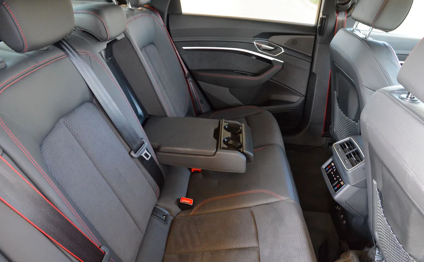 audi-q8-sportback-etron-55-quattro-37875101.jpg