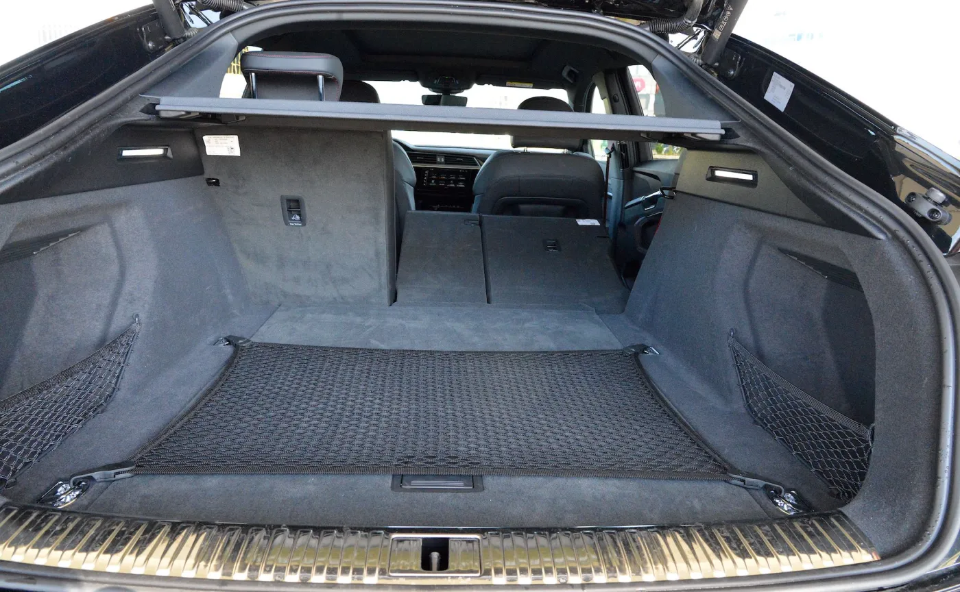 audi-q8-sportback-etron-55-quattro-37875124.jpg
