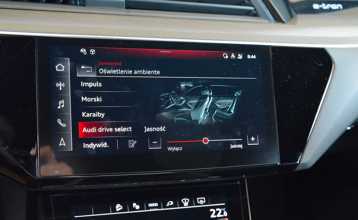 audi-q8-sportback-etron-55-quattro-37875145.jpg
