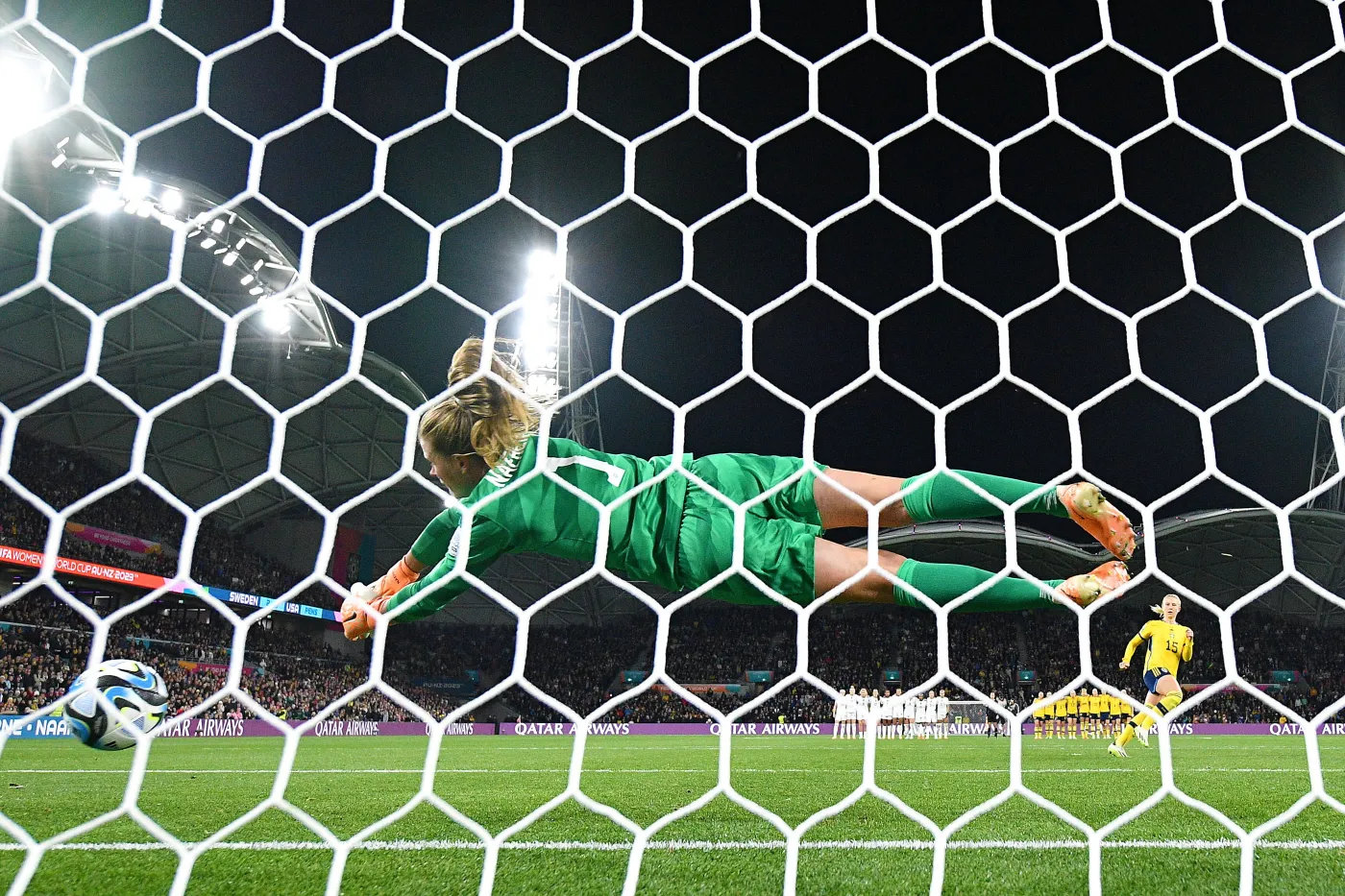 Alyssa Naeher i Rebecka Blomqvist 